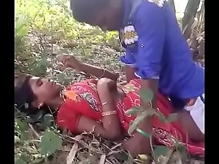 Indian girl alfresco sex